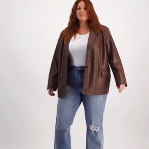 Trendy Plus size long faux leather blazer